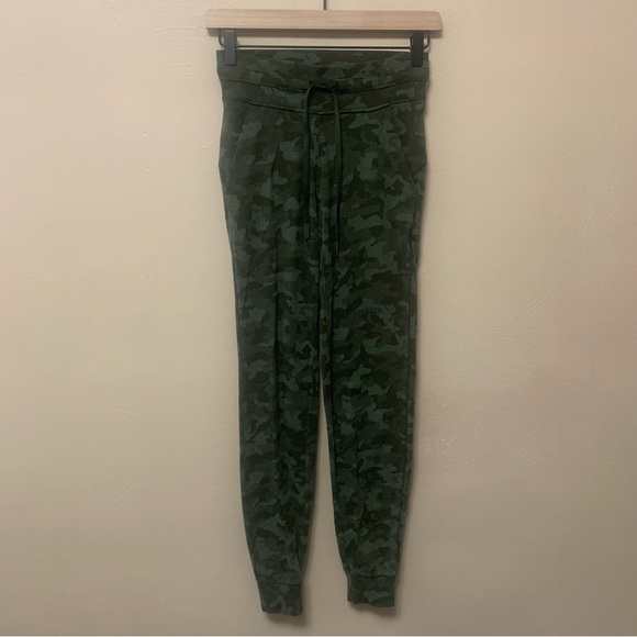 Lululemon Ready to Rulu Jogger 29" Heritage Camo Dark Olive Green Twill Size 2 - Picture 2 of 12